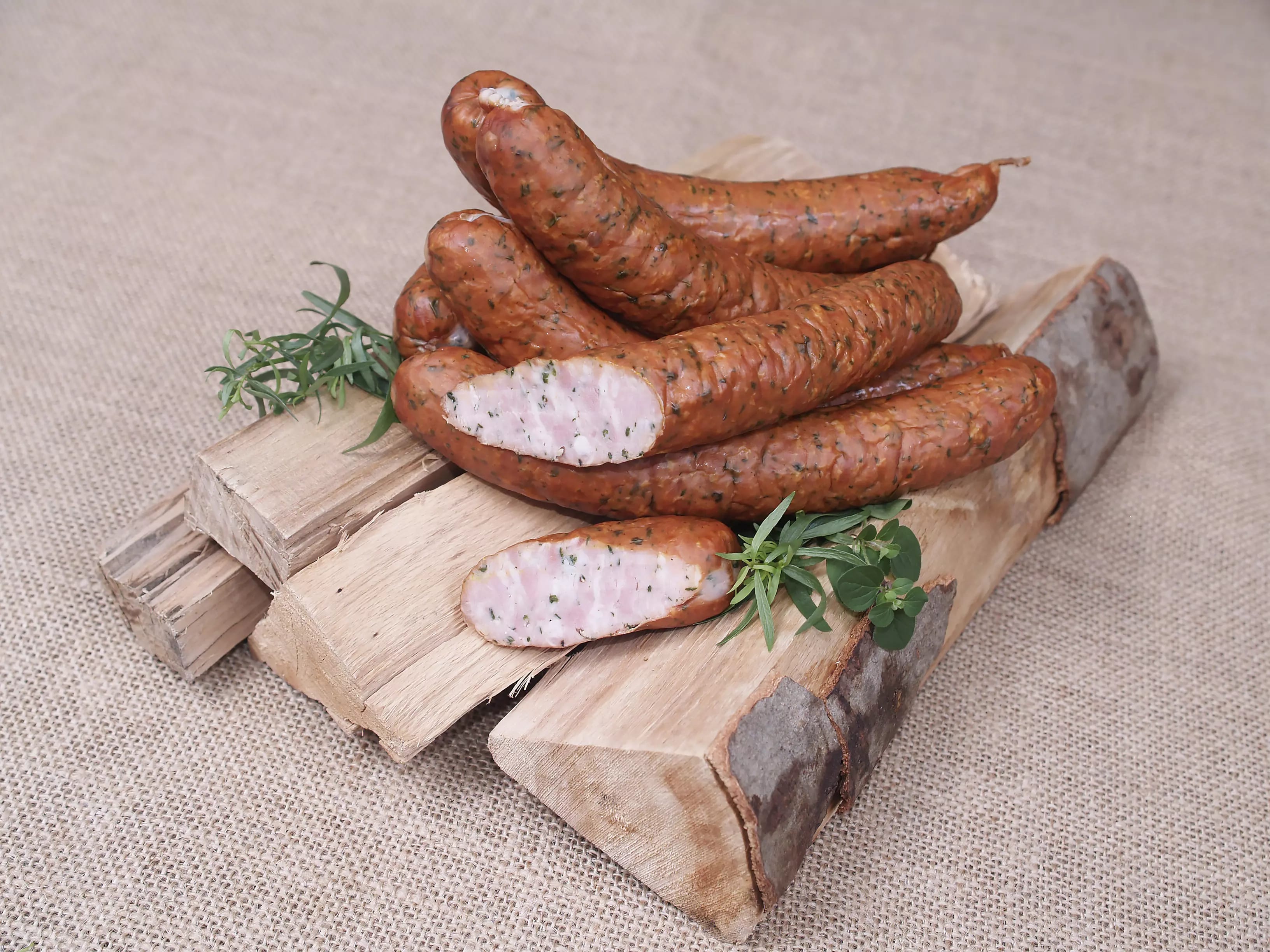 Kiełbasa z czosnkiem niedźwiedzim